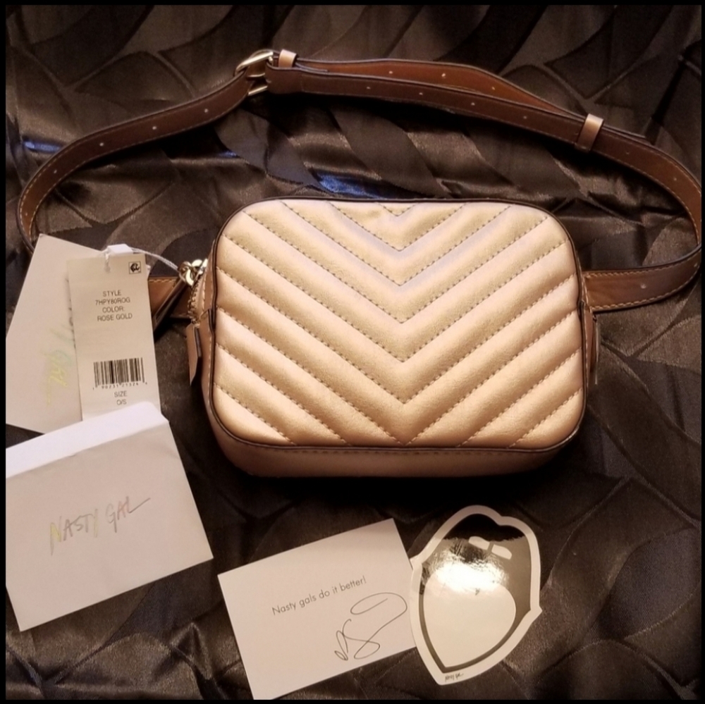 ❌❌SOLD❌❌ NASTY GAL Rose Gold Belt Bag So pretty! NWT
